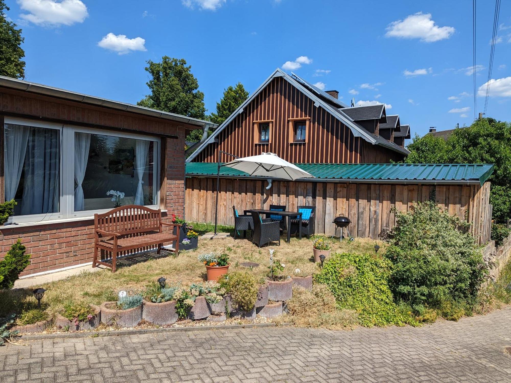 W4 - Urlaubsmagie- Pool, Terrasse, Barbecue * Lichtenhain (Sebnitz)